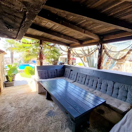 Casa vacanze Schoenes Haus In Pomer Mit Privatem Parkplatz By Interhome