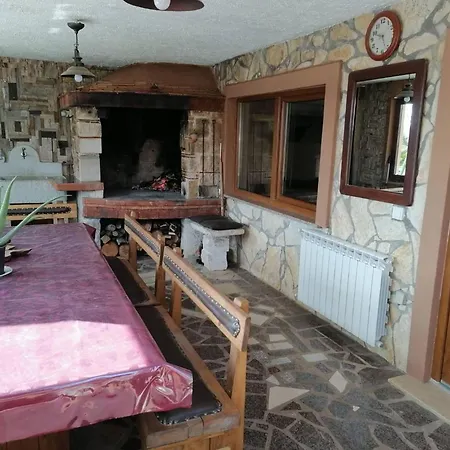 Schoenes Haus In Pomer Mit Privatem Parkplatz By Interhome Casa vacanze Medolino