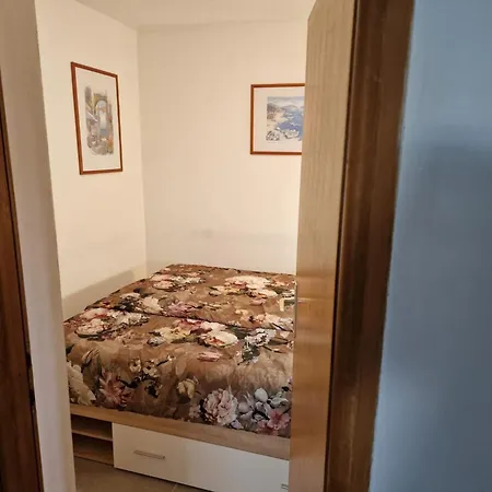 Schoenes Haus In Pomer Mit Privatem Parkplatz By Interhome Casa vacanze Medolino